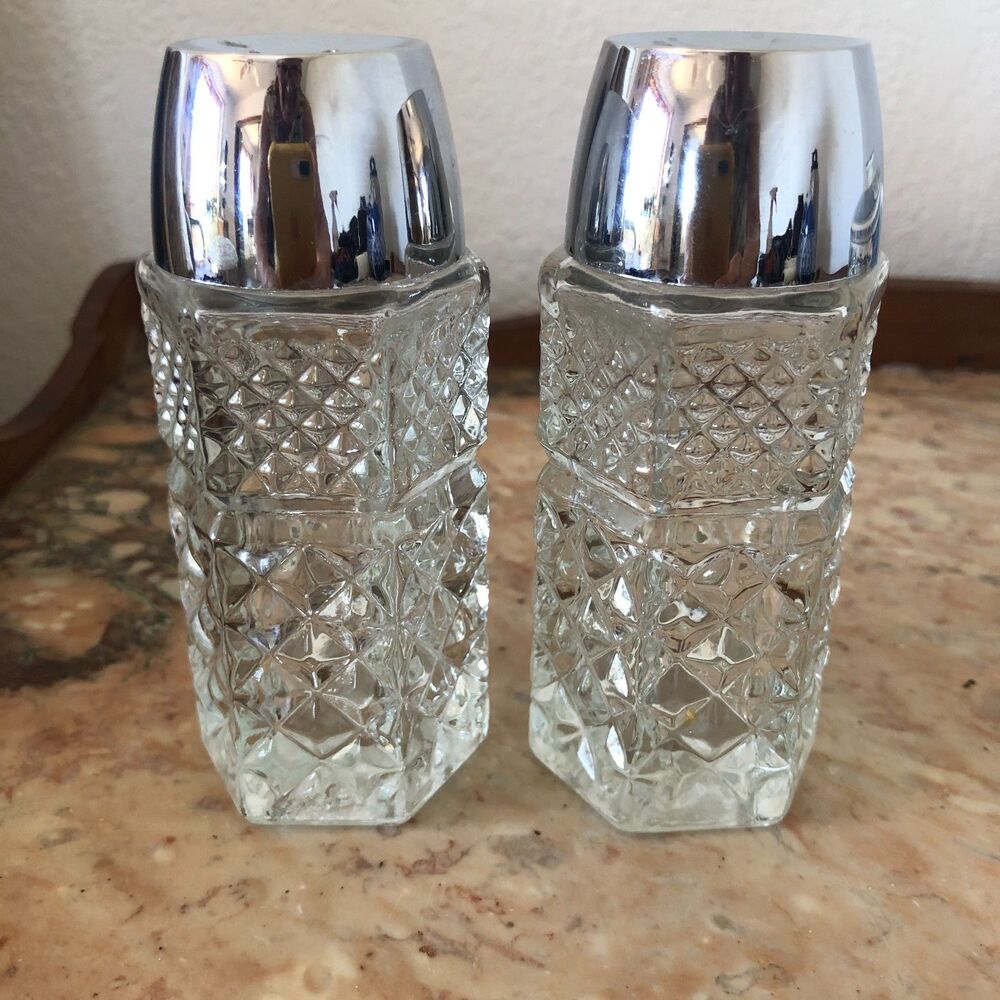 VINTAGE MCM 70’S ANCHOR HOCKING WEXFORD CRYSTAL GLASS SALT & PEPPER SHAKERS 4”